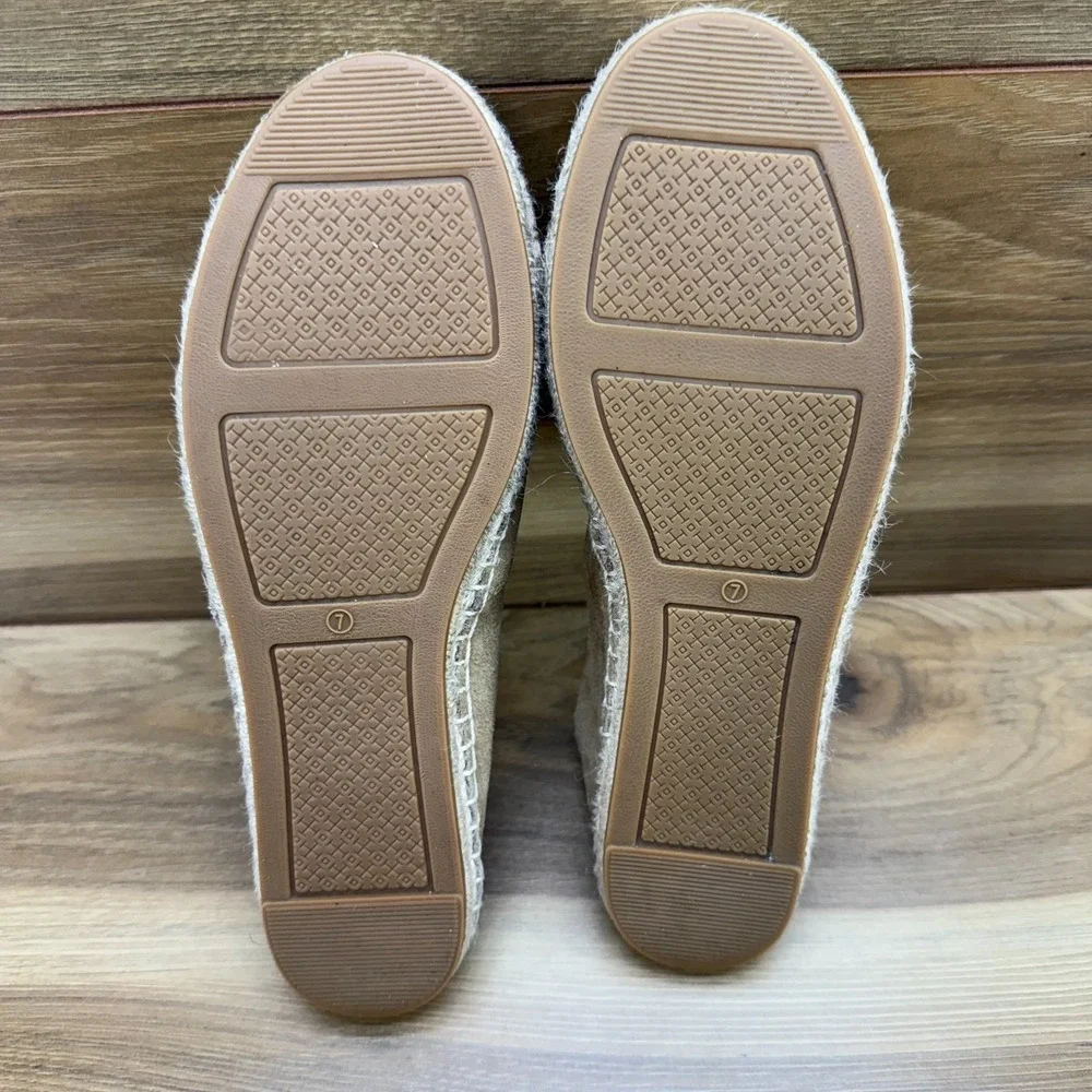 Tory Burch Espadrilles Flats 7 Tan Suede Cap Toe Slip On Vacation Resort Summer